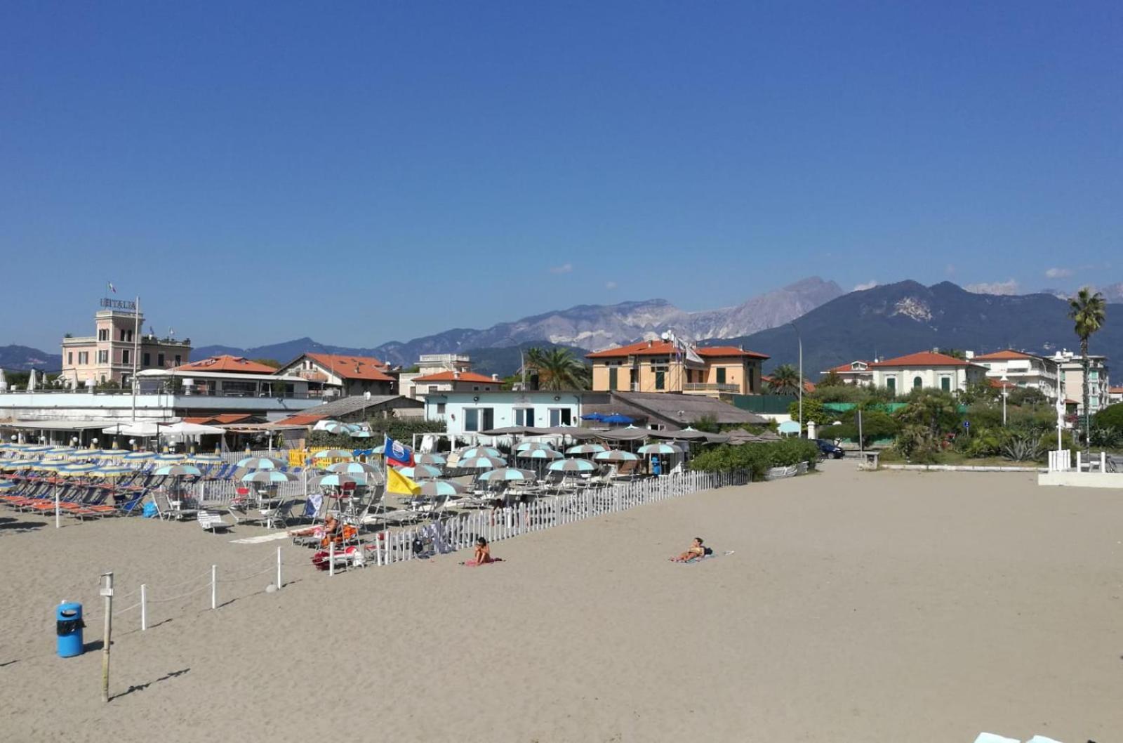 Ferienwohnung Casa Luce Marina di Massa Exterior foto